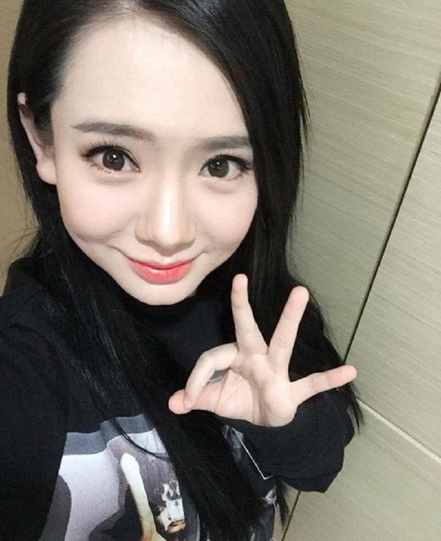 明星的ok手势,蔡徐坤当眼镜,杨洋最标准,李沁的太自然了!