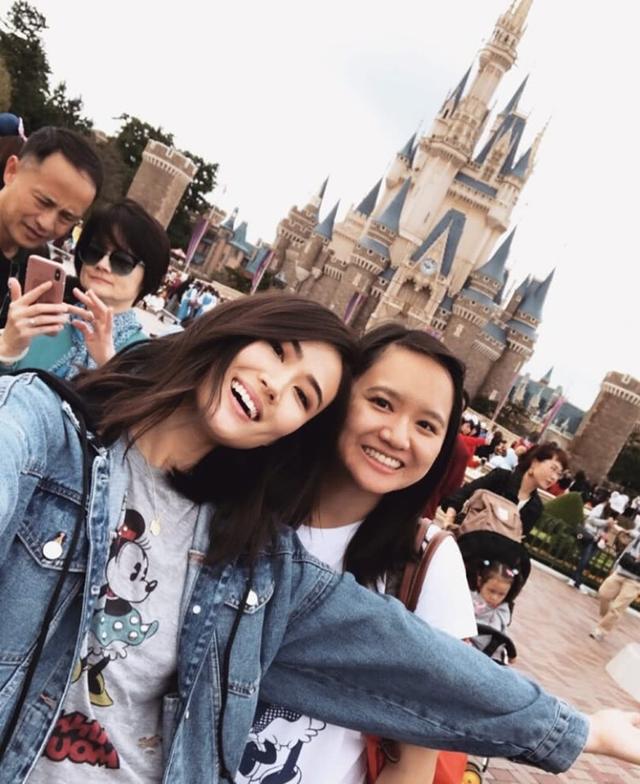 李安琪亲吻儿子直夸max长得帅,奥莉变妈妈的小摄影师聪明可爱