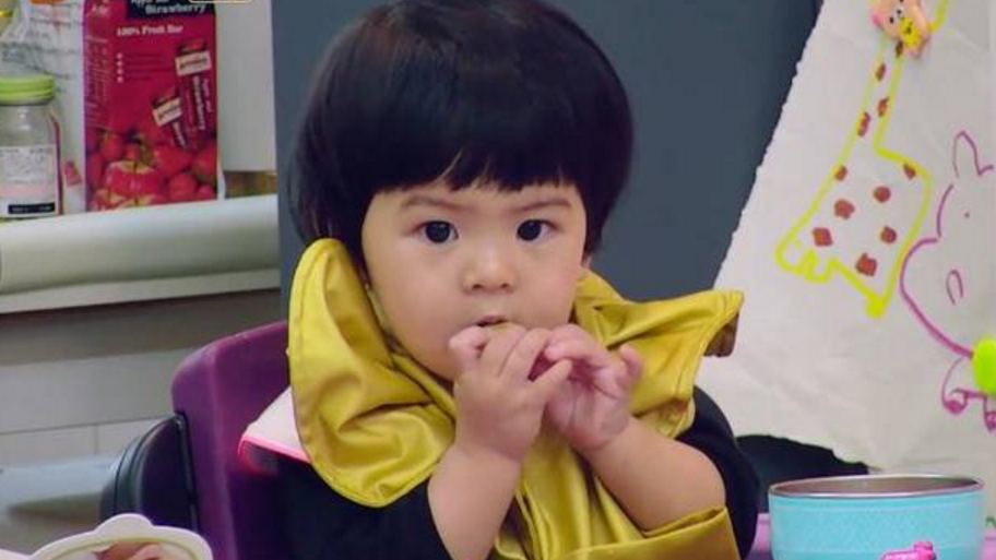 让贾静雯修杰楷很好奇,而波妞却很淡定