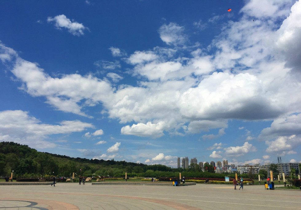 吉林市天气晴好蓝天白云尽收眼底