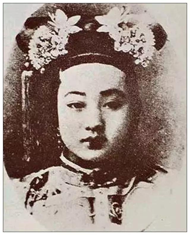 如懿传这组照片被赞神还原原来中国人从清朝就开始自拍了