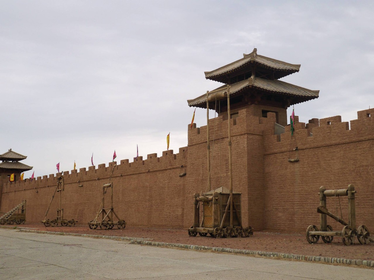 古人太实在 打仗非得攻城 换成我就绕着走