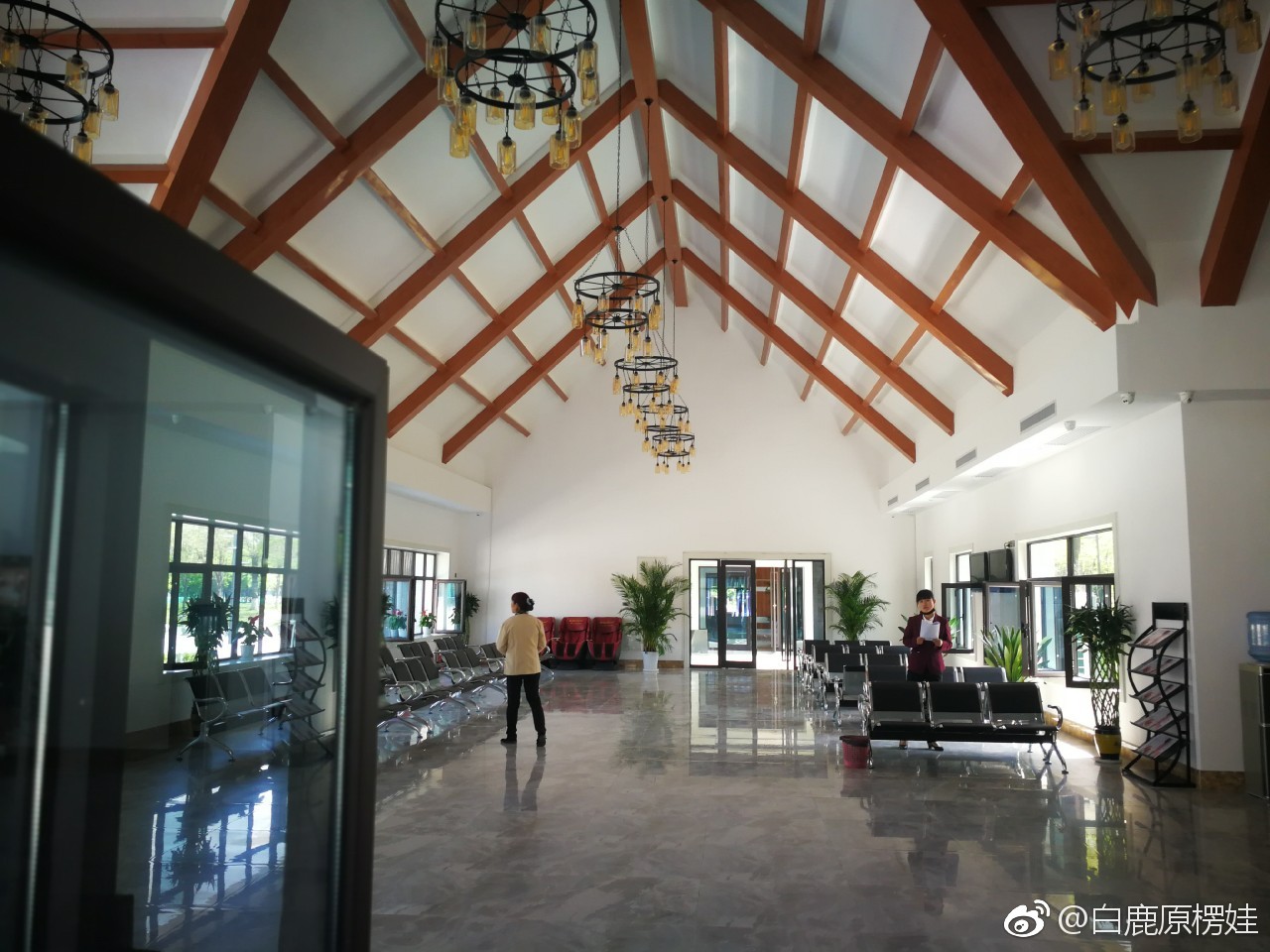 西安世博园新建的游客服务中心已投入使用了