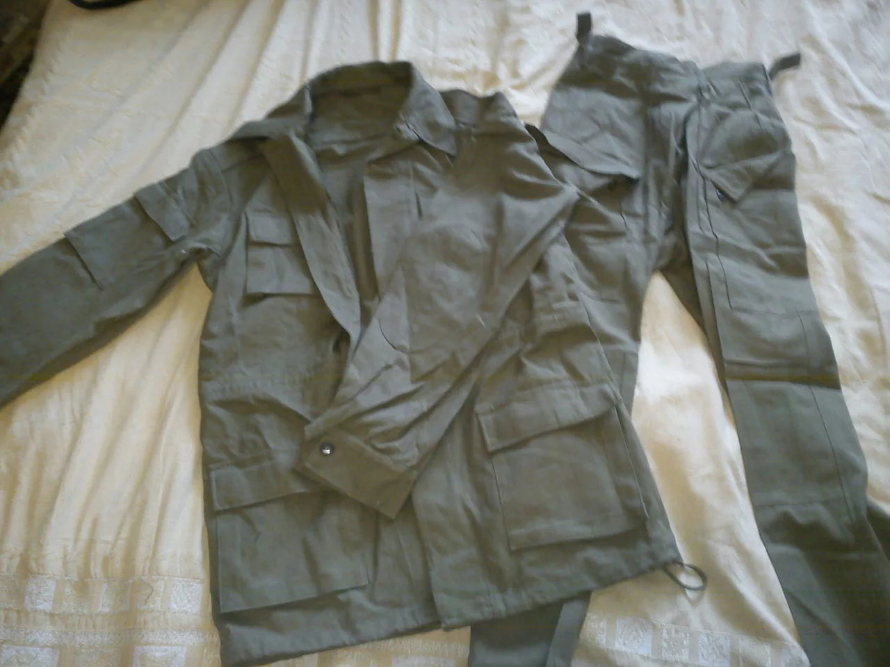 苏军82技术条件85条例野战服(俗称的阿富汗卡作训服)自1982年起在苏
