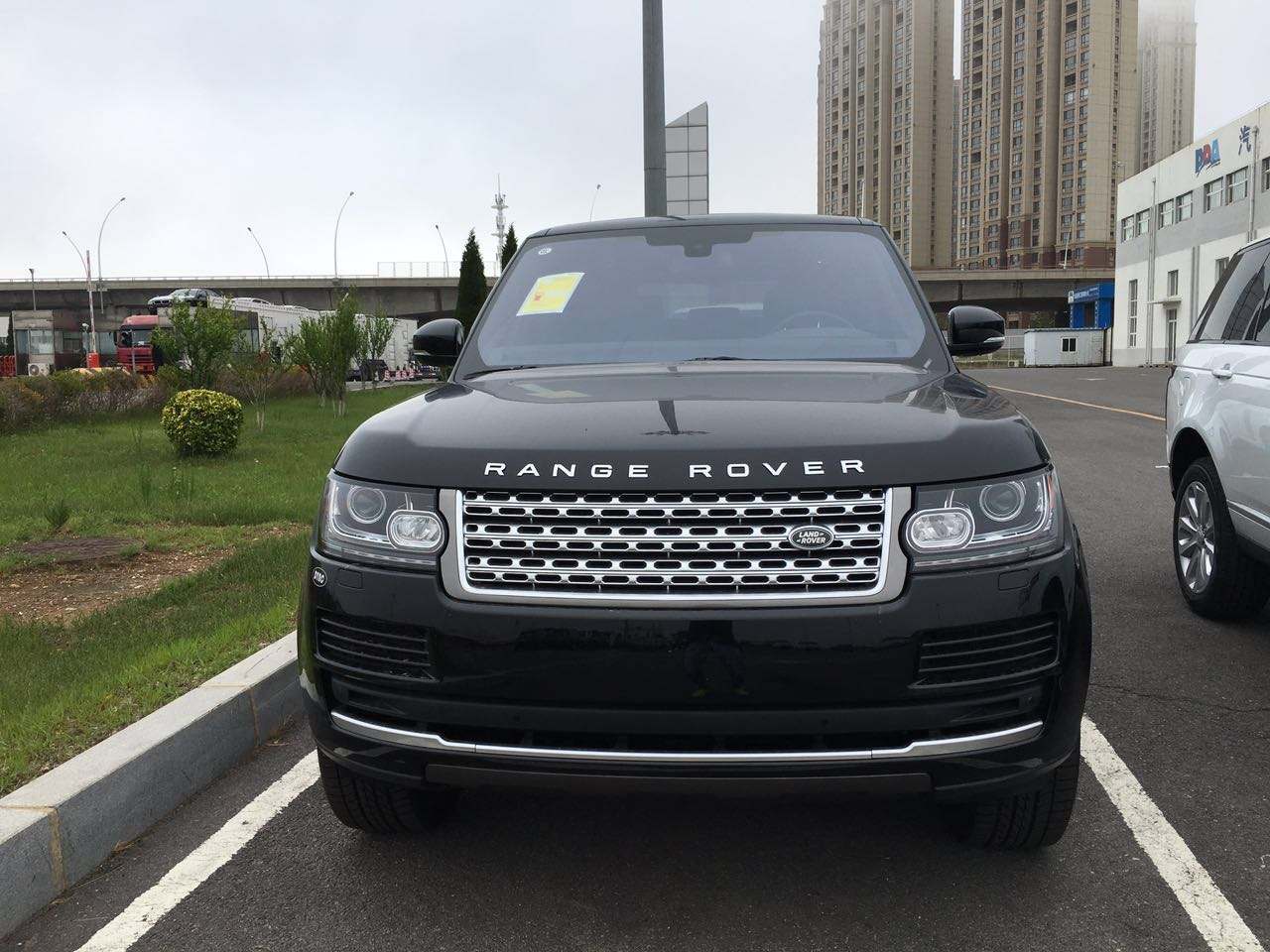 第一位拥有飞机驾照女星,车库里的"古董车"可要比飞机值钱!