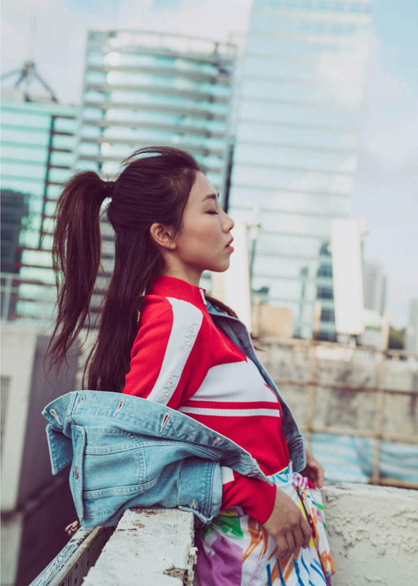 颜卓灵表演天赋与努力并存的女孩 洗尽铅华自从容