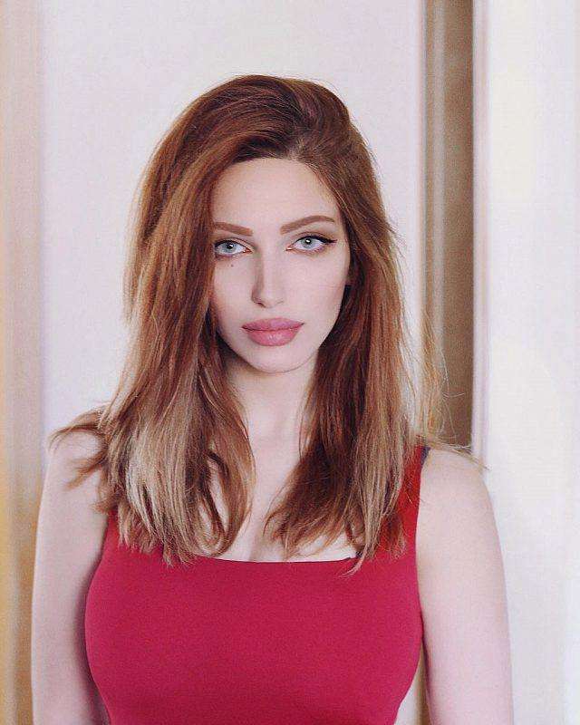 伊朗女球迷的这个地方最大绝对是国色天香级的大美女