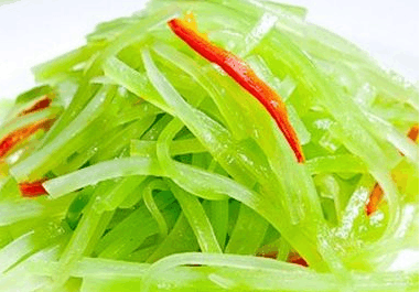 婆婆教我做的这道素炒莴笋平时没胃口的不用愁好吃又有营养