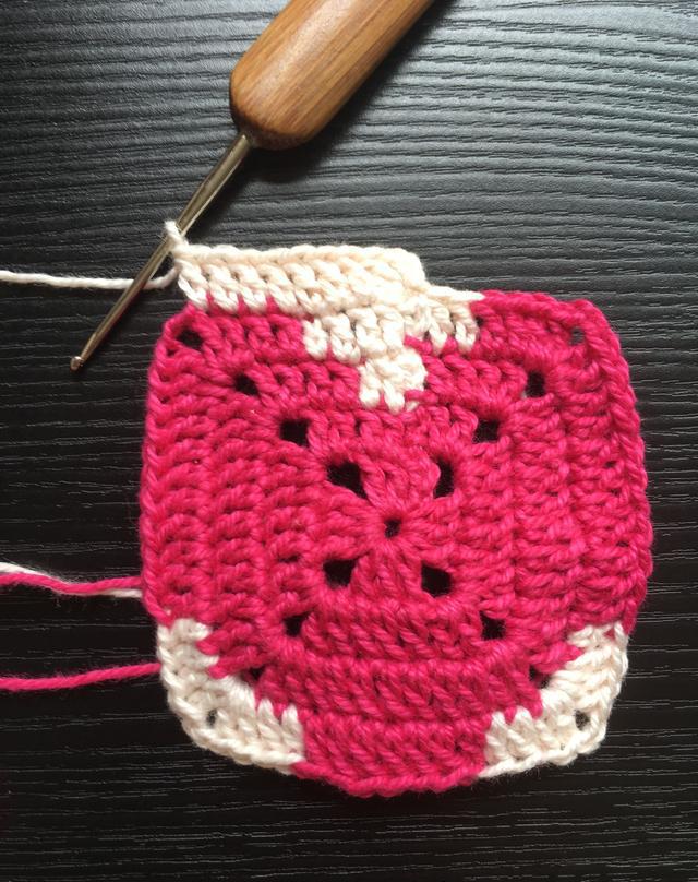 钩针编织心型图案杯垫