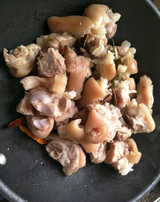 红烧猪蹄(猪手)的做法, 巨好做! 巨好吃!