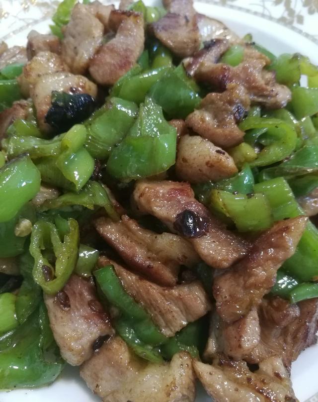 家常菜辣椒炒肉,餐馆的香辣开胃辣椒,在家也能做出来
