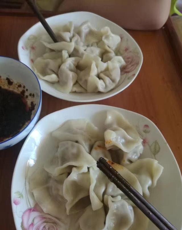 老妈做的手工水饺, 女朋友吃过一次, 天天闹着要来我家里吃水饺