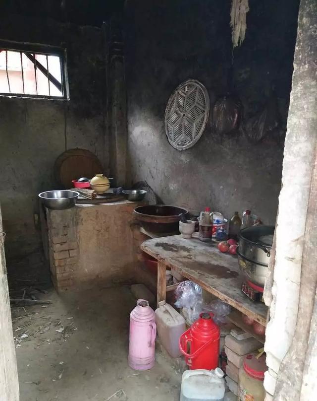 不想在连厕所都没有的农村老房子坐月子老公说我太虚荣