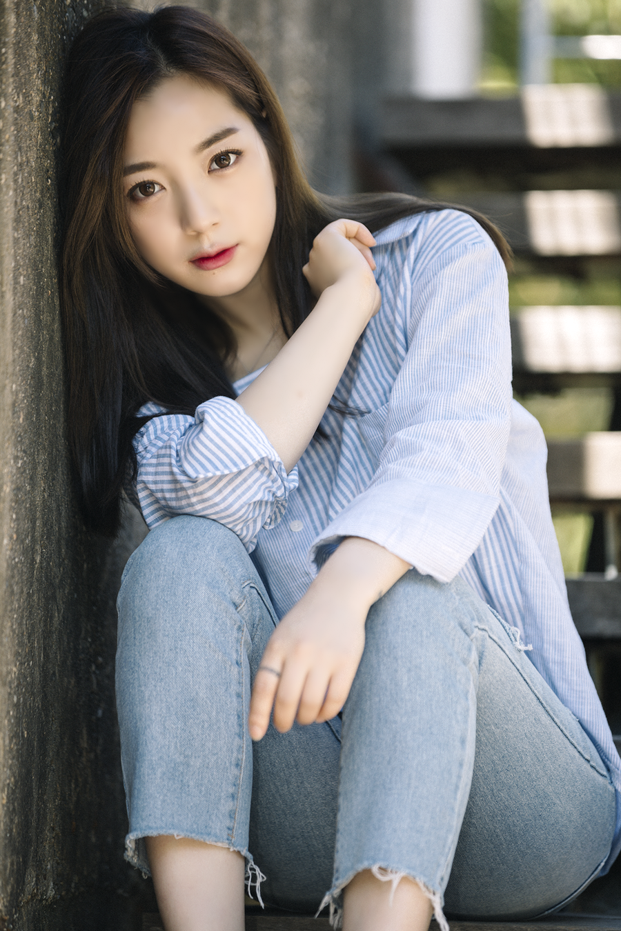 一个青春美丽,笑容怡人的长发姑娘_新浪看点