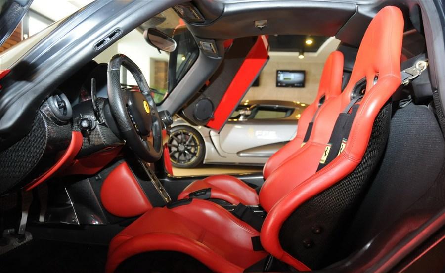 《老炮儿》中法拉利恩佐10万喷漆, 半个车门需