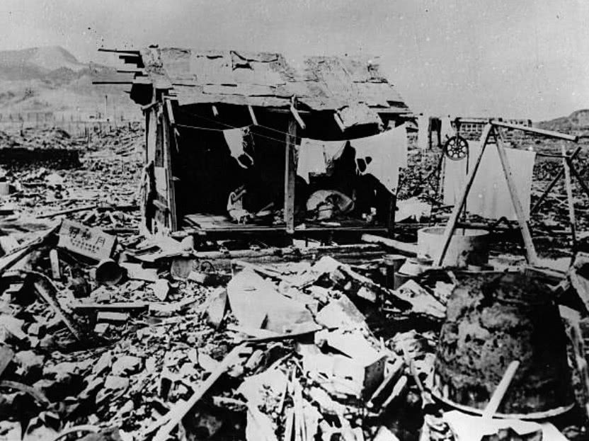 长崎核爆现场照战争之下的悲惨镜头警示着和平的珍贵