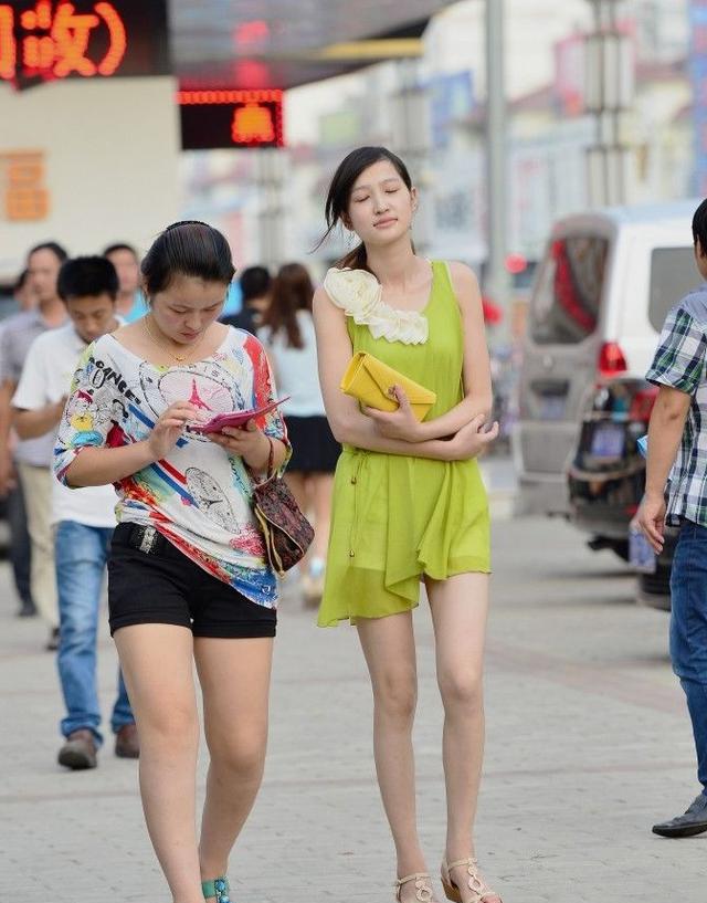 素颜美女留起这种发型都挺好看的