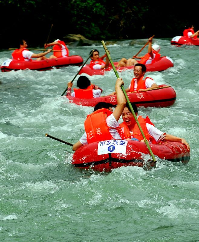 湖北襄阳十佳自然山水景区,被誉为荆山第一漂:南漳龙王峡漂流