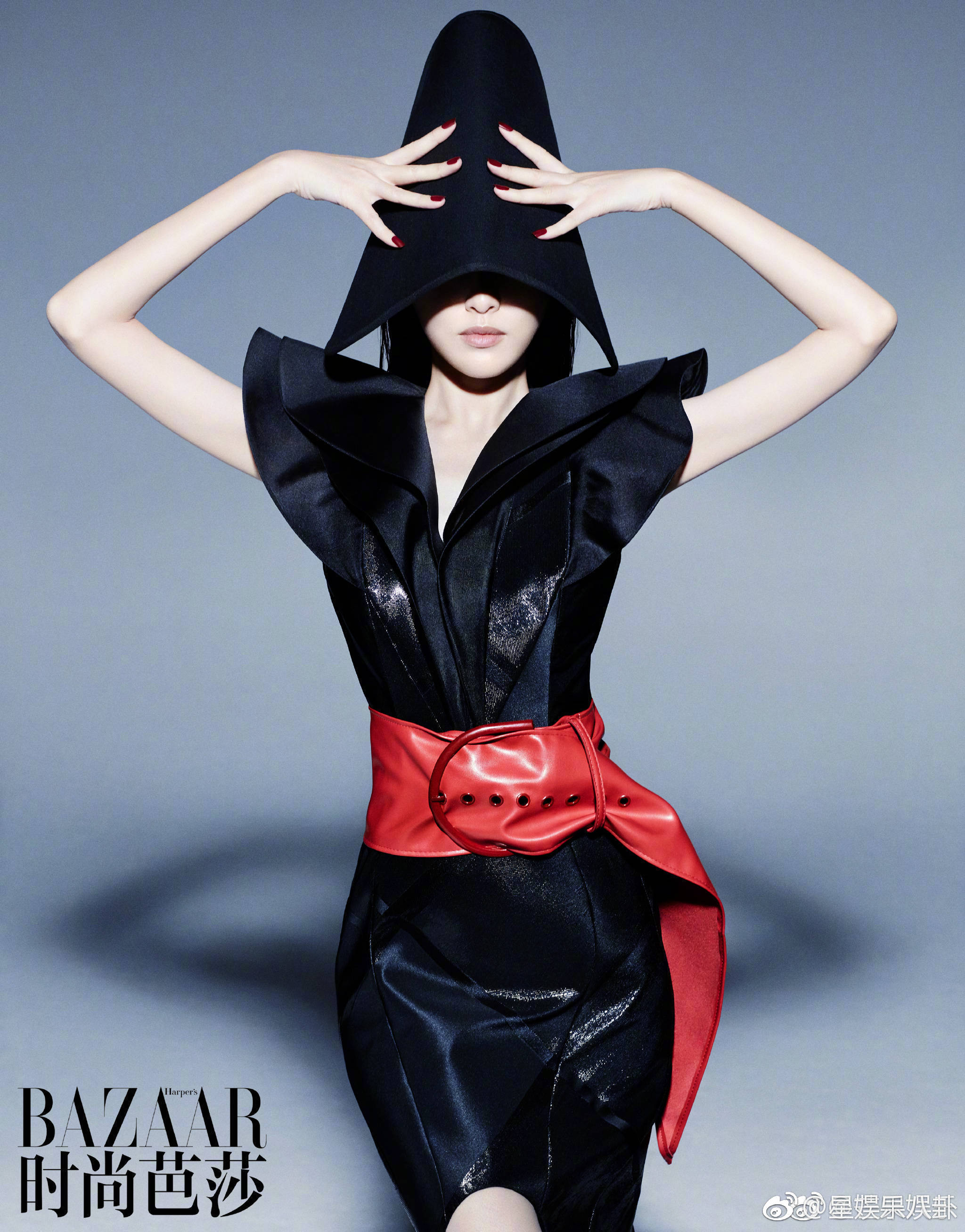 唐嫣 登《时尚芭莎bazaar》五月上刊封面大片,冷艳特工