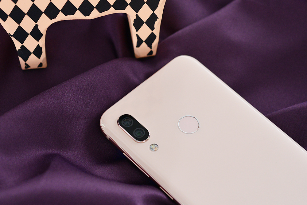 质感与美感并存海信ai手机h20真机图赏