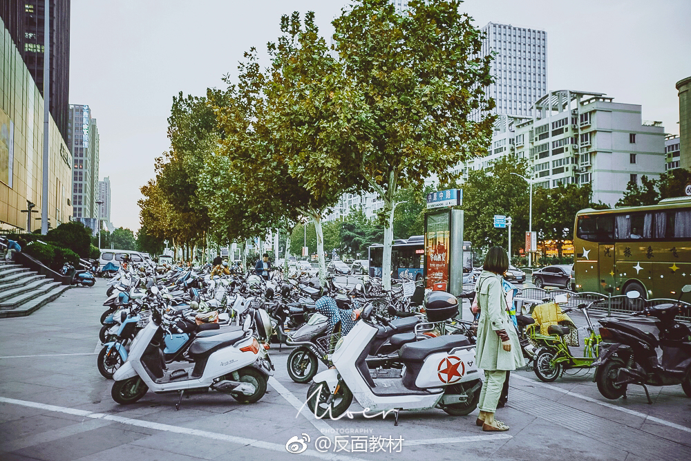 扫街在郑州 | 扫街的快乐就是在于你不知道自己会拍到什么