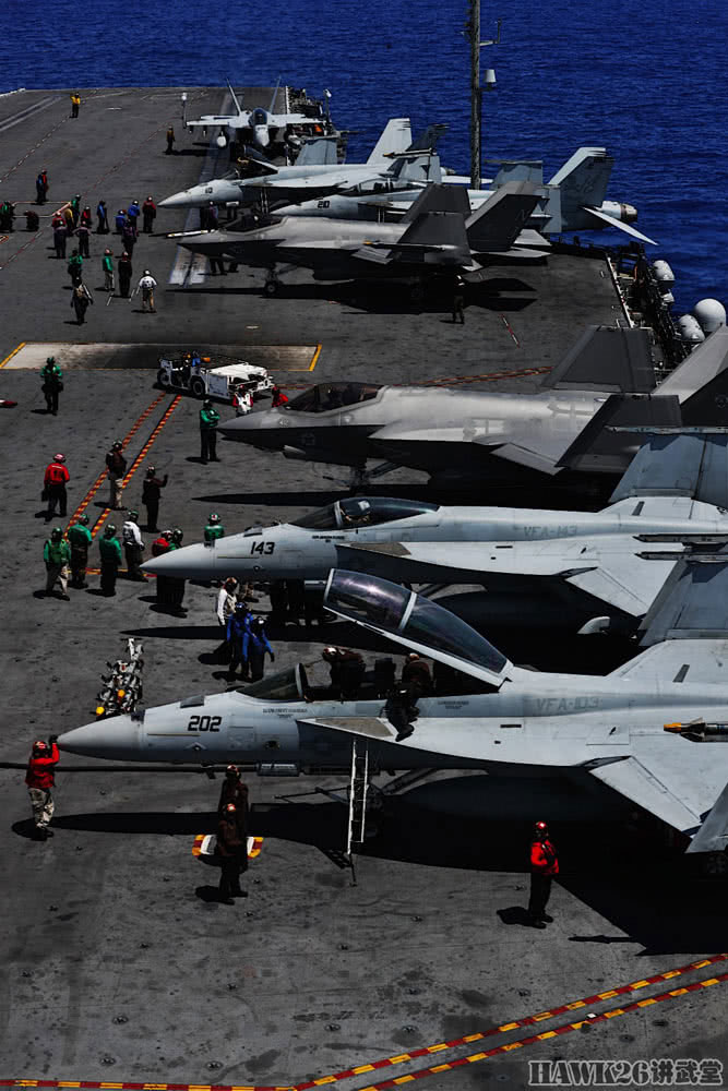 美军f的-35c"闪电ii"部署训练 夜间弹射起飞照片曝光!