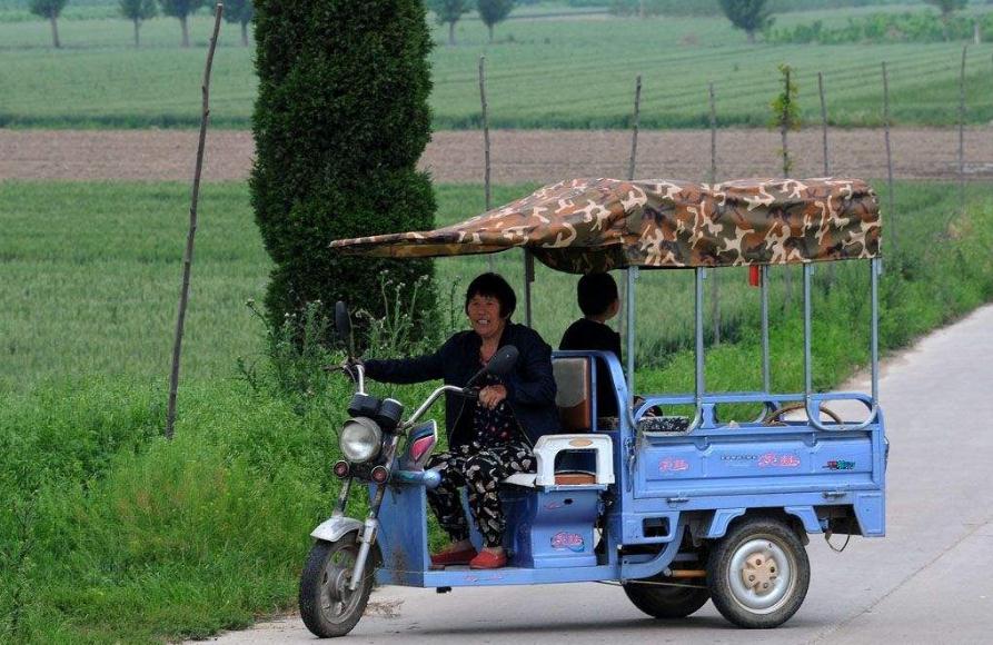 今年起,电动三轮车严查,农民要提高警惕了,被抓到将罚款