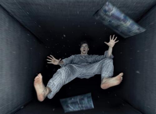 梦见自己滑倒，解读梦境中的意外与启示