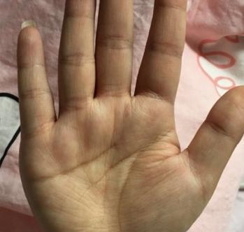 此手掌最明显的特征有旺夫相,而且对自己的丈夫有很大的帮助.