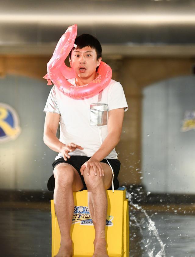 邓超《奔跑吧》落水灵魂失控 "奔跑侠"挑战惊天逆转|邓超|落水|奔跑_