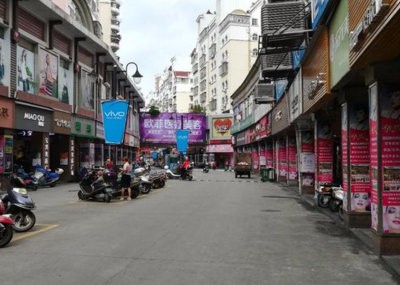 旅行箱专卖新趋势：时尚与实用兼备的选择