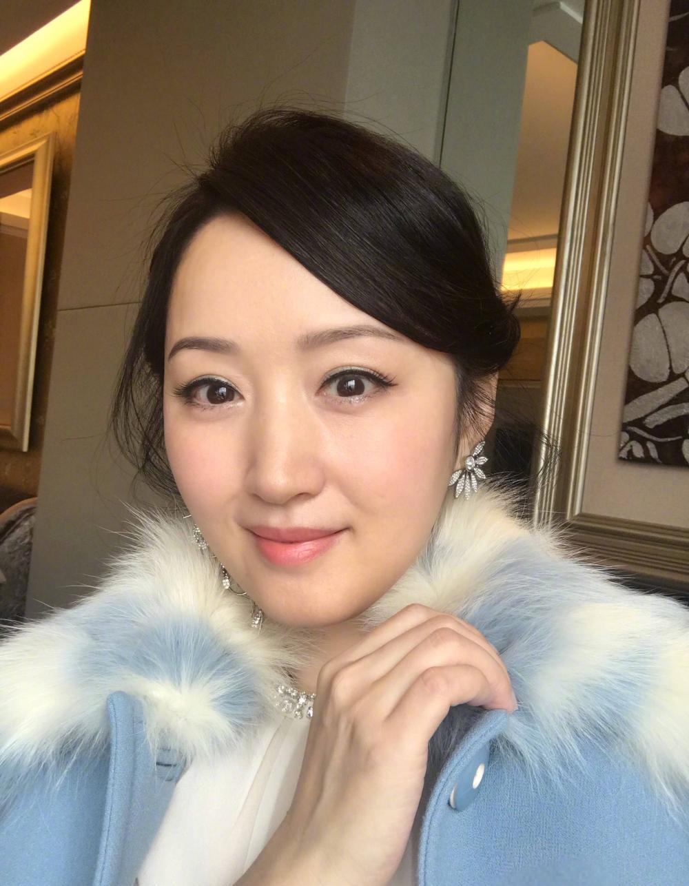 昔日辉煌的她, 败在渣男手里, 3次打胎, 如今45岁无人娶