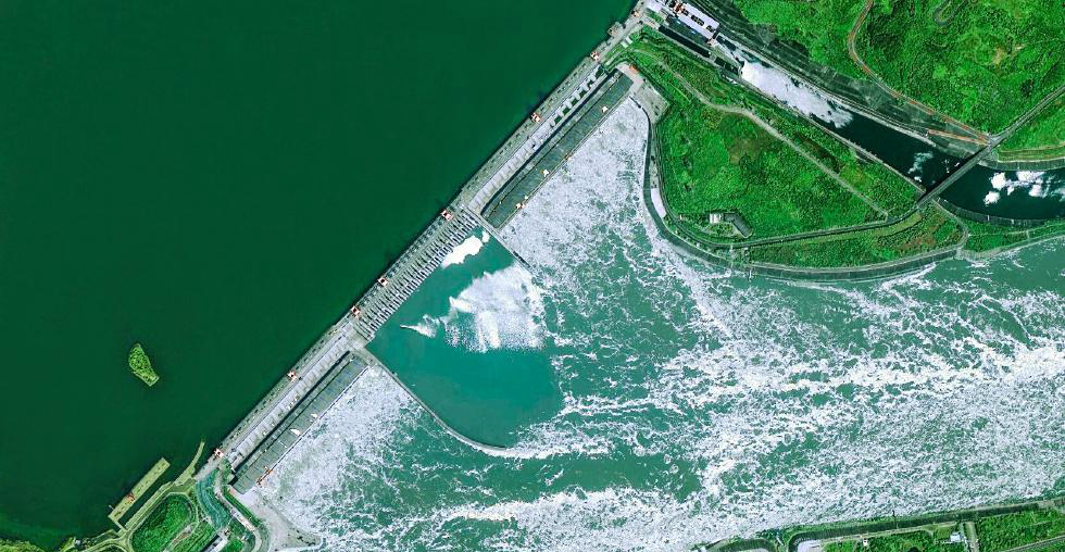 航拍世界第一湖北宜昌三峡大坝已发电一万多亿度