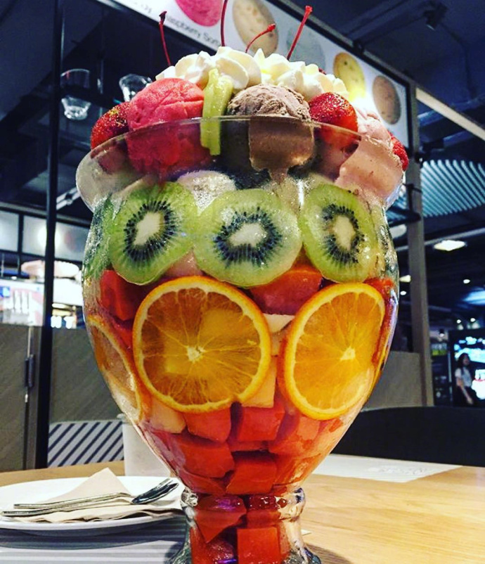 夏天好想来一碗这样的巨型冰激凌