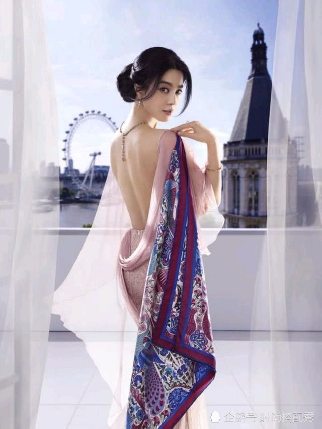 范冰冰出席活动大露美背,风情万种,瞬间艳压全场,网友:只有我|李晨|美