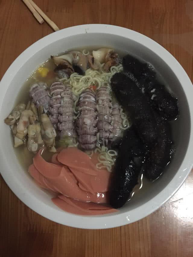 "奇葩"的泡面:论吃泡面看谁"作"得过谁,就想问还有谁?