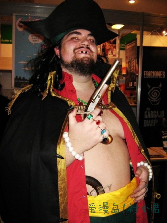 黑胡子在海贼王中,一直以阴险狡诈著称.