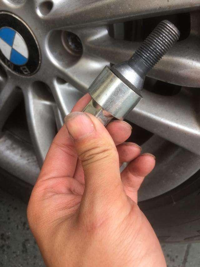 不存在的,看看宝马的防盗螺丝就明白了