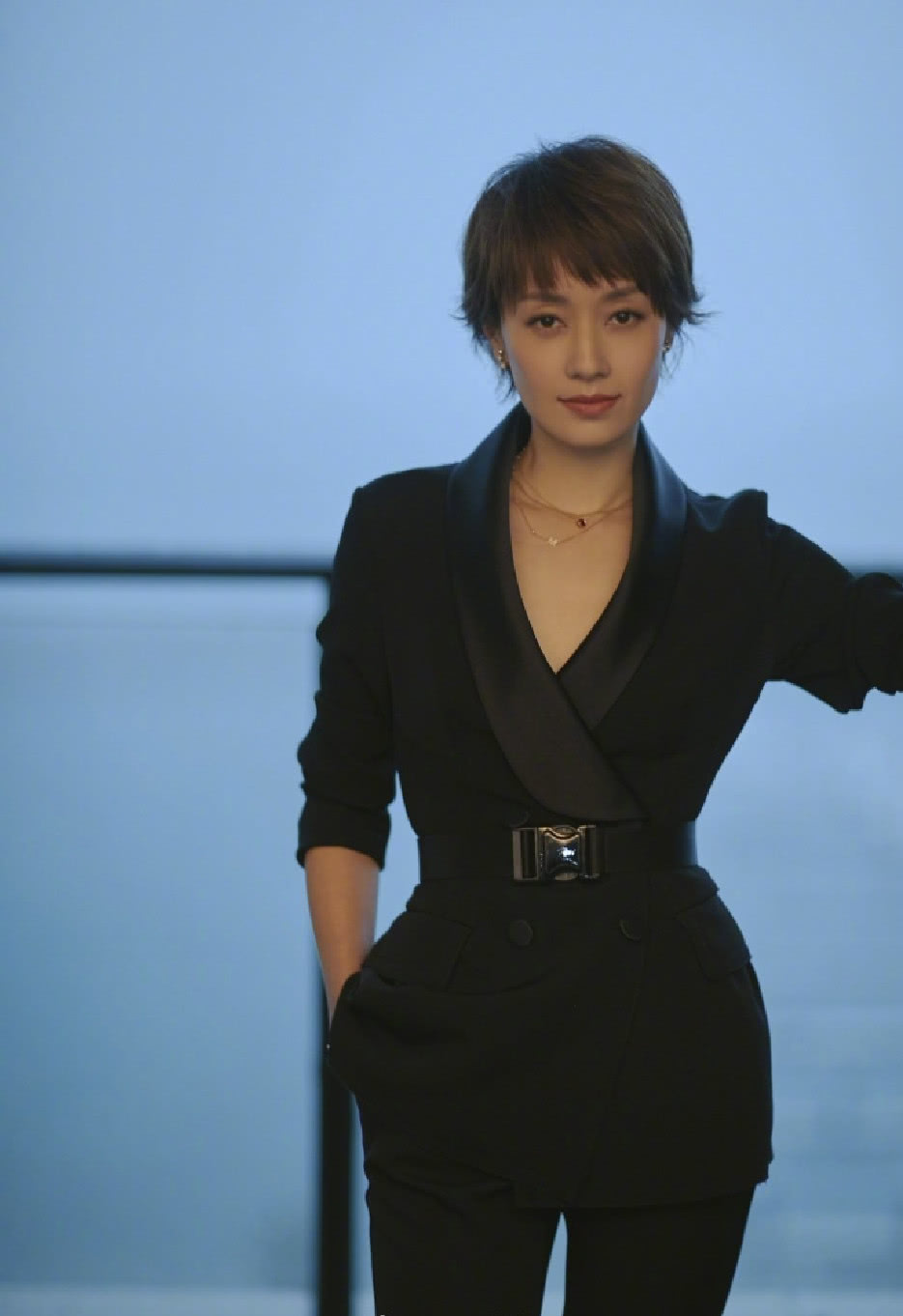 马伊琍出席电影节,一身深v西装,这强大的气场谁能比的了?