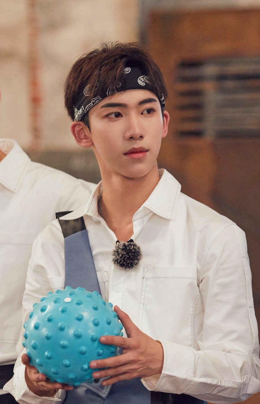 丁泽仁带伤回归《勇敢的世界》 暖心保护队友获赞