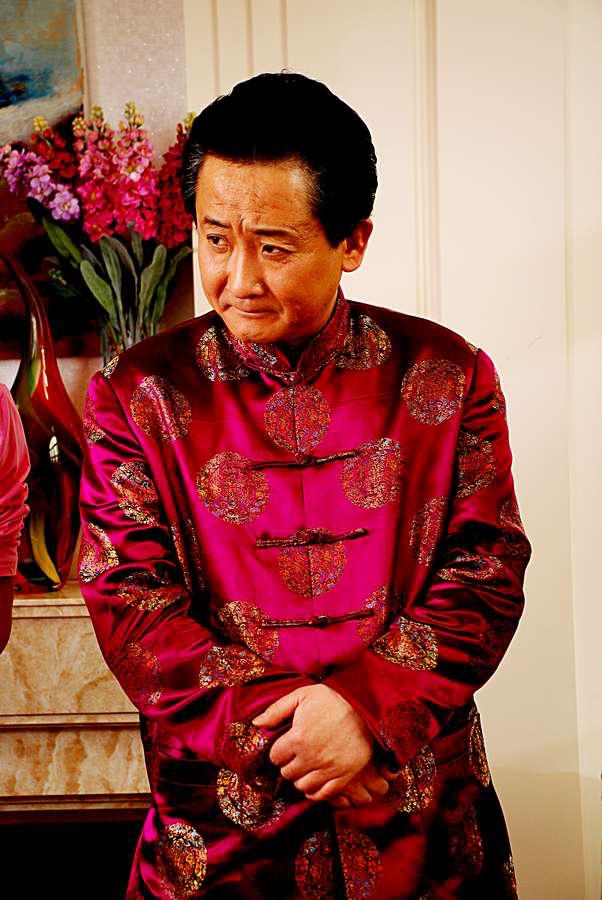 梁天邂逅并爱上了同一角色的演员孙峰颖,并结了婚,生了一个儿子梁晓天