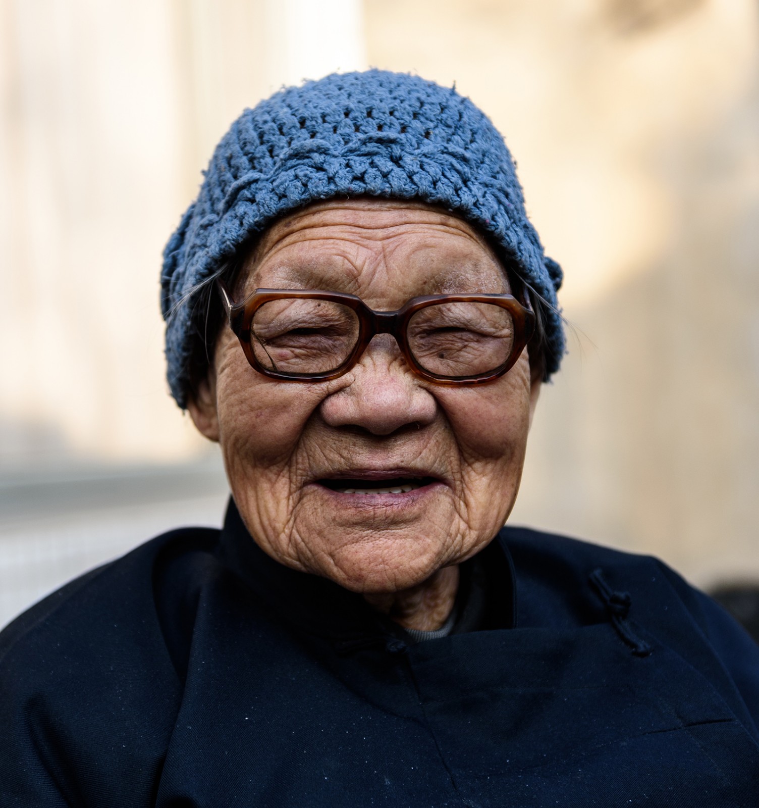 102岁老人的艰难人生和幸福的晚年生活_新浪看点