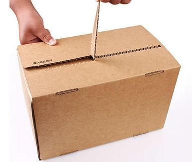 我嫌弃乡下婆婆脏臭,死活不让她抱孩子,打开箱子后,我哽咽到哭