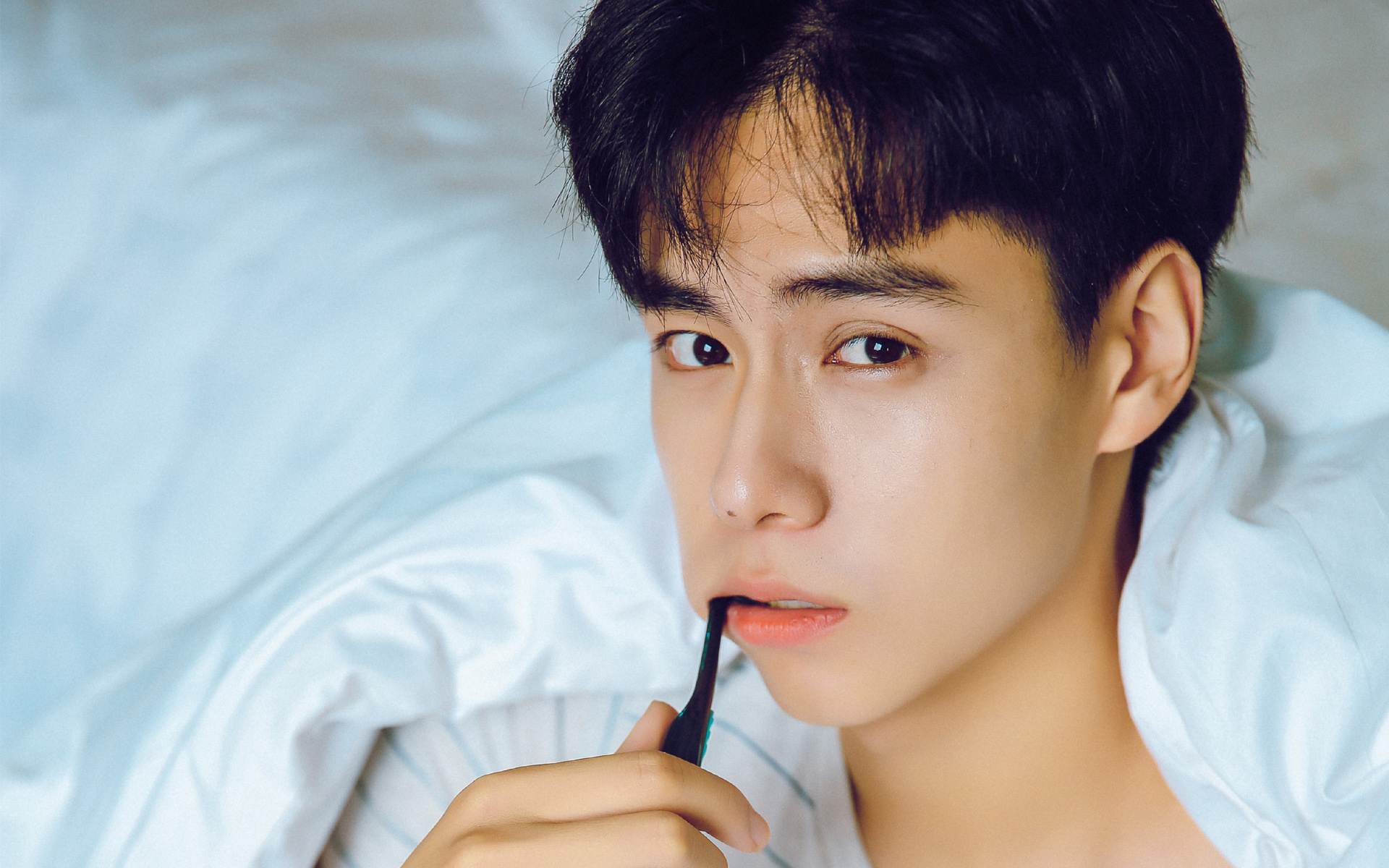 他曾是公司力捧对象,也是人气度爆棚的鲜肉,可如今人走茶凉