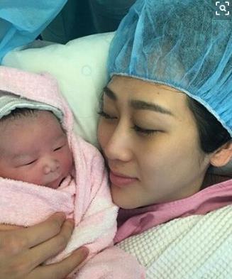 陈浩民被采访时预备与34岁蒋丽莎再生第5胎,蒋丽莎内心是崩溃的