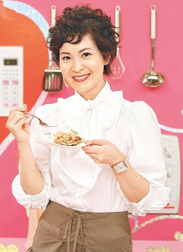 让人遗憾的是苏玉华在tvb并没有获得过视后,不外她在舞台剧里就获得过