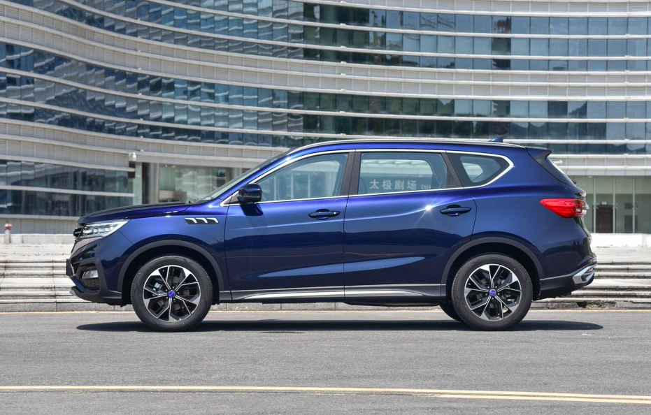 宝马同款手势操作系统 君马seek5上市7.79万起售