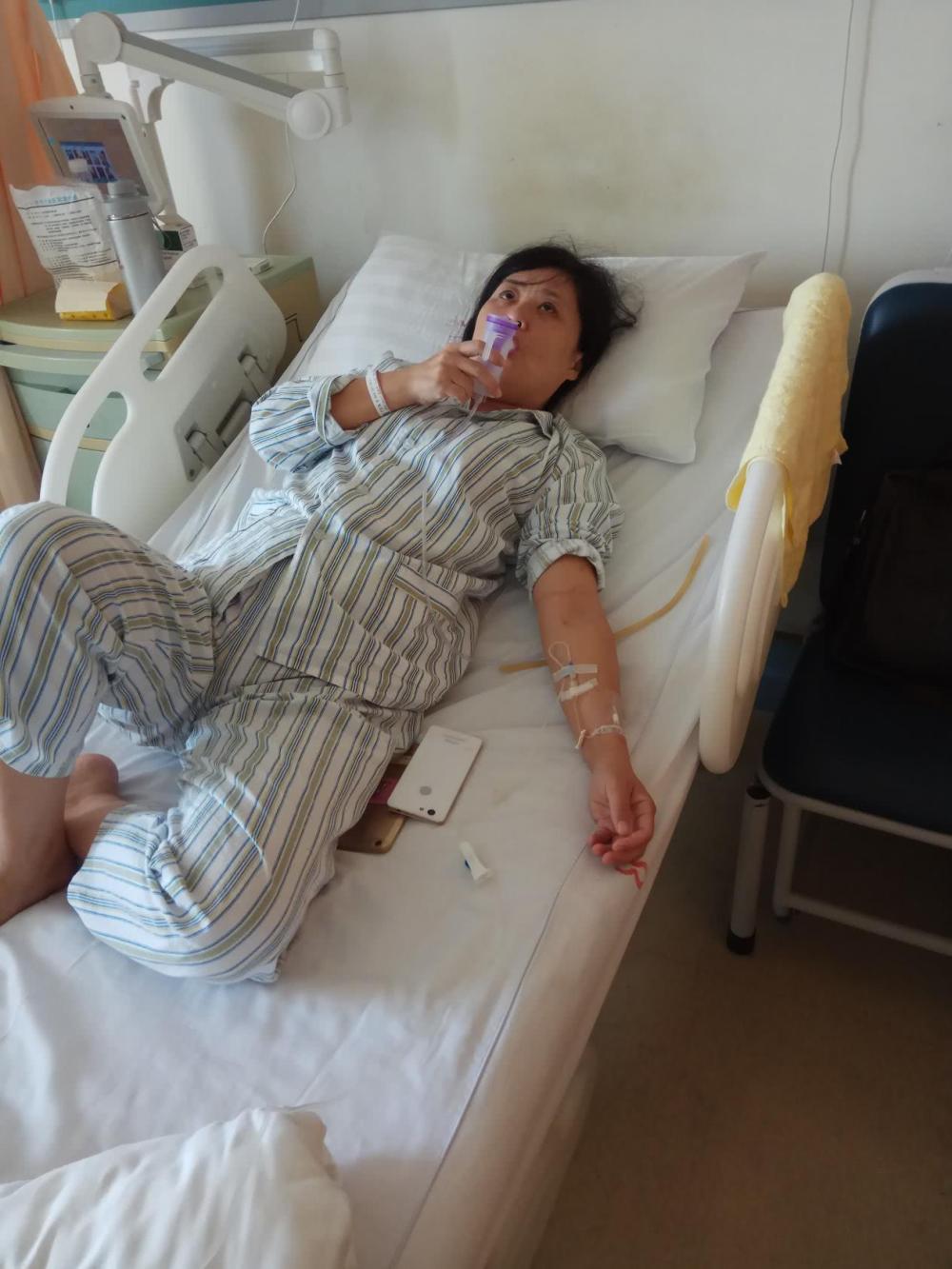 爷爷脑出血父亲肾萎缩母亲癌症晚期巨大压力下笑对生活