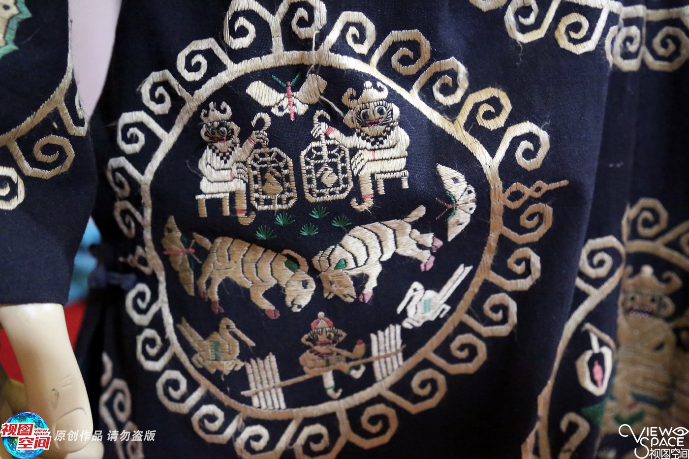 广西现一套400年前的土司官服,低于百万主人不卖|土司|官服|图案_新浪新闻