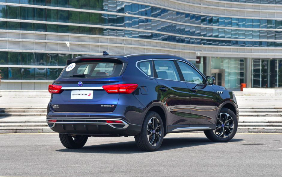 宝马同款手势操作系统 君马seek5上市7.79万起售